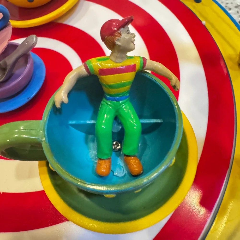 Department 56 Carnival Twirling Tea Cups‎ Village Spins vintage '04 Need adapter